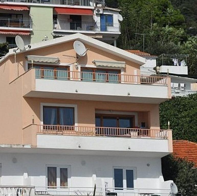 Riva Apartments Zivogosce Exterior photo